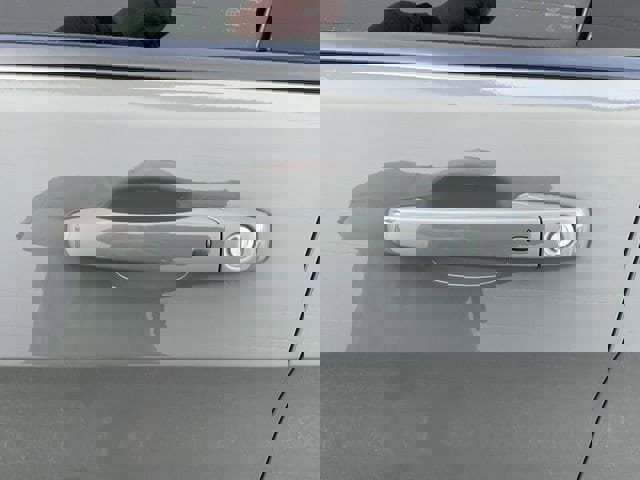 Used 2022 Jeep Grand Cherokee Laredo X image 21