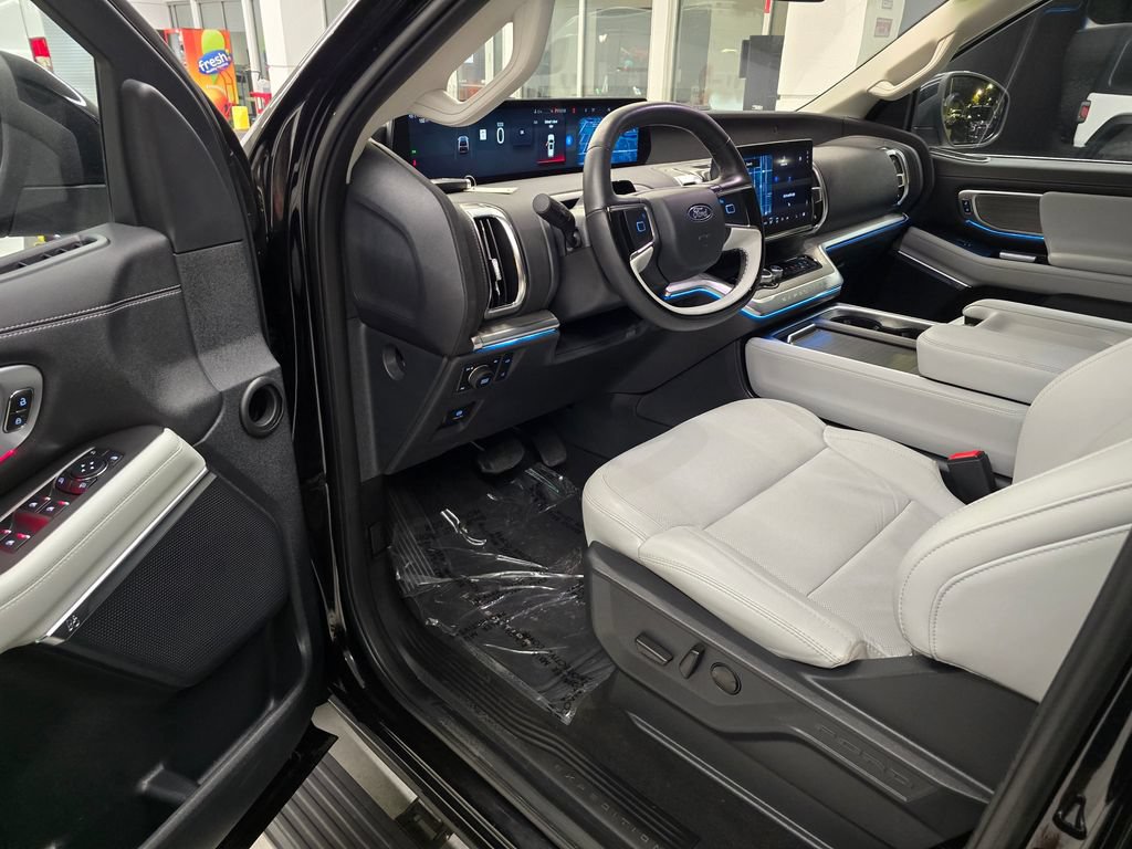 Used 2025 Ford Expedition Max Platinum AWD/4WD image 18