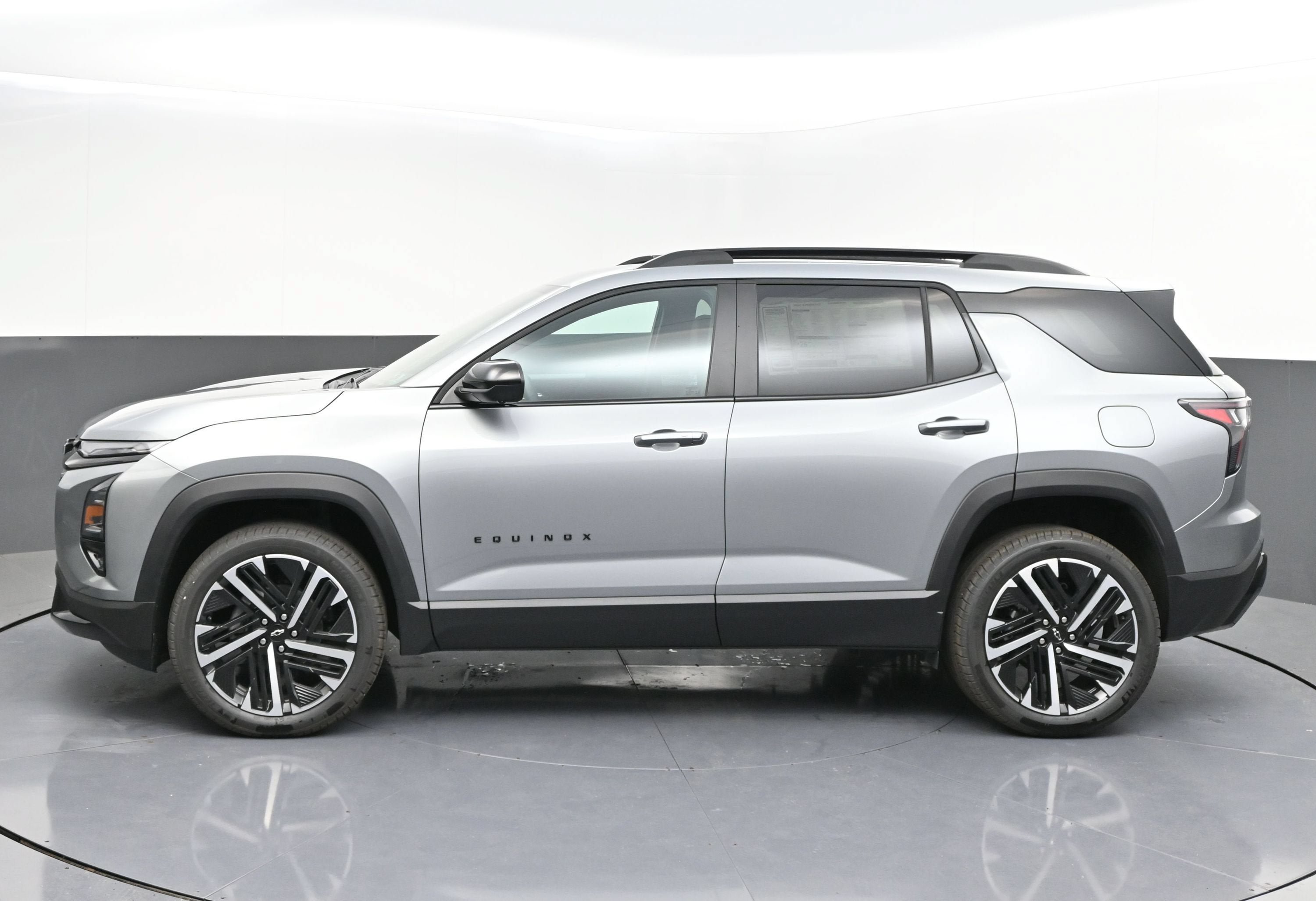 New 2026 Chevrolet Equinox RS w/ Safety and Technology Package AWD/4WD image 4
