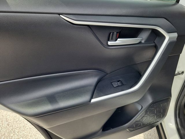 Used 2024 Toyota RAV4 XLE FWD image 18