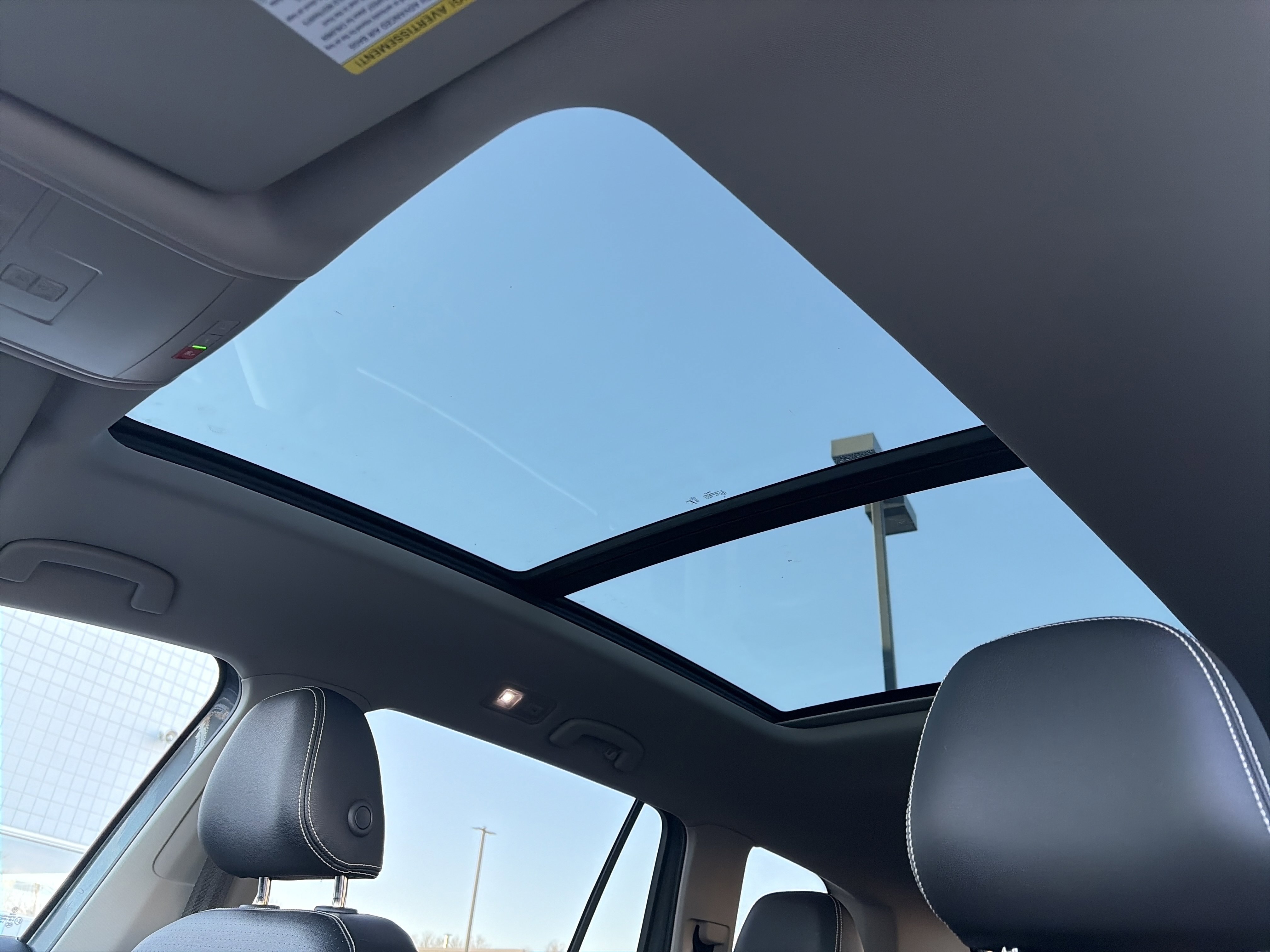 Used 2023 Volkswagen Atlas SE w/ Panoramic Sunroof Package image 30