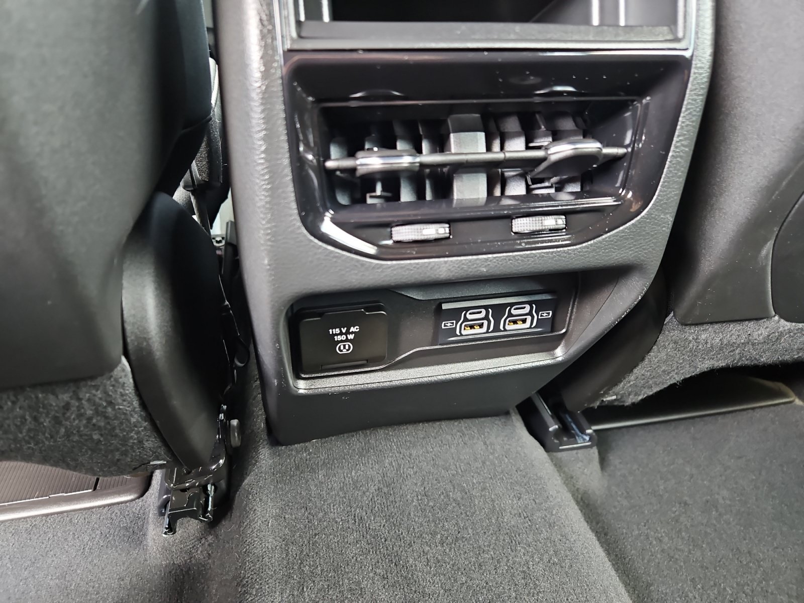 Used 2025 Jeep Grand Cherokee Laredo w/ Luxury Tech Group I AWD/4WD image 13