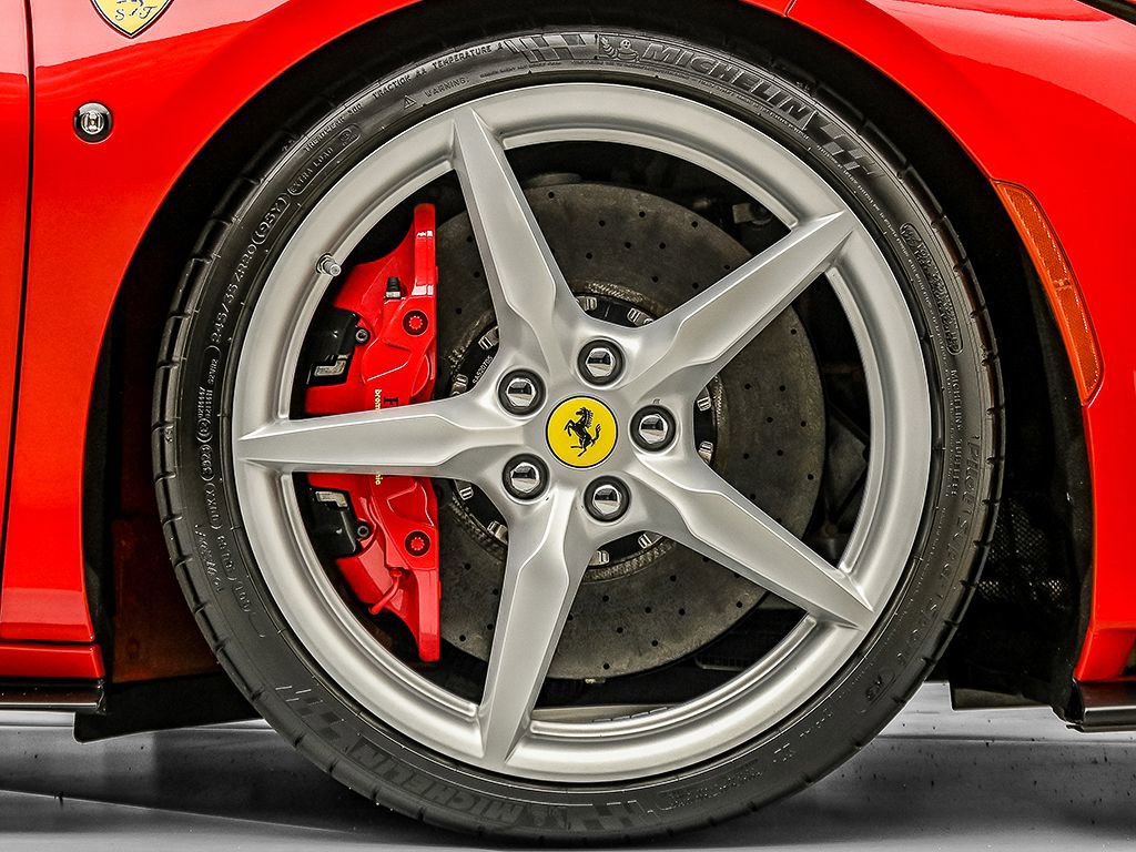 Used 2020 Ferrari F8 Tributo image 32