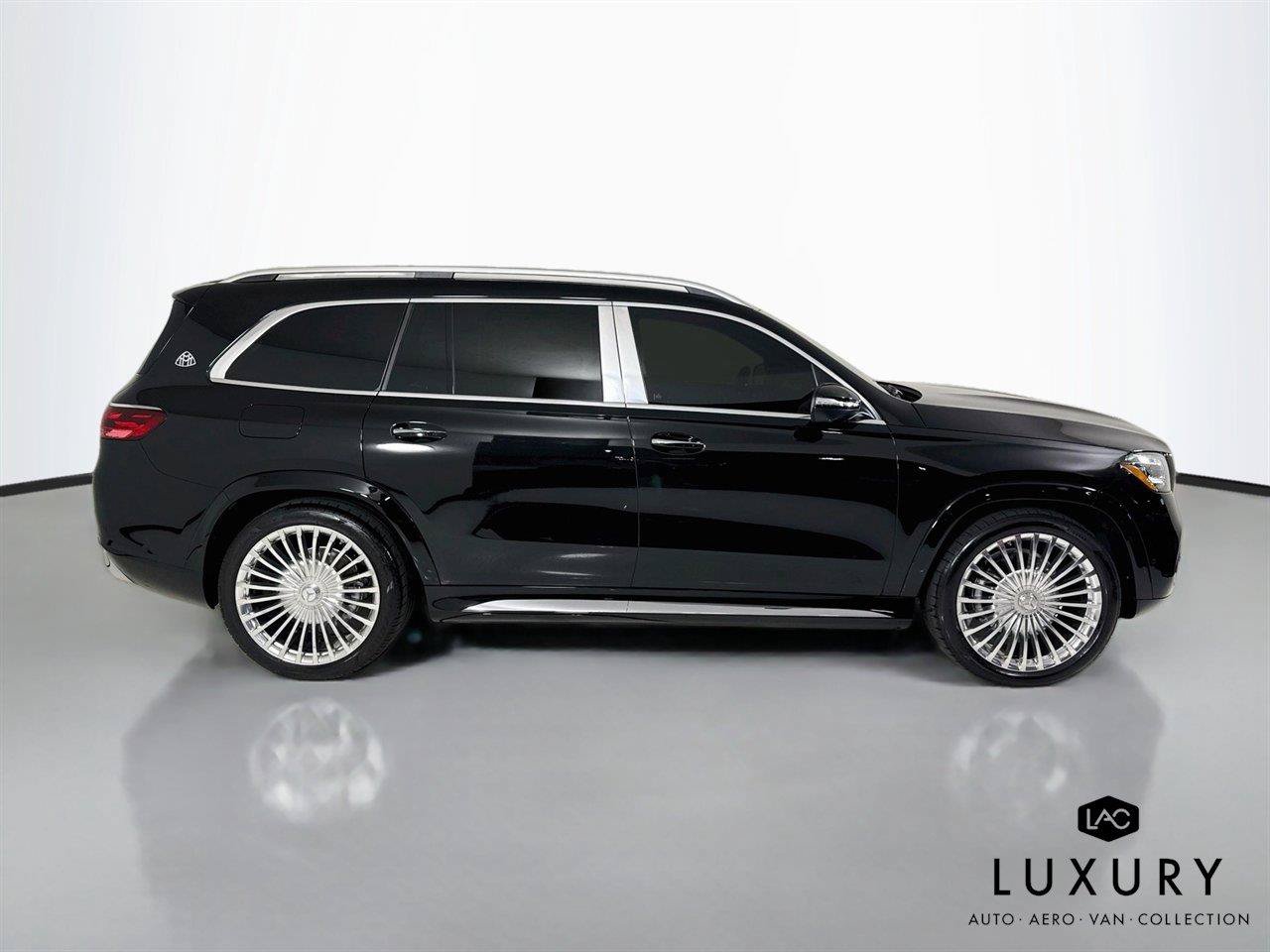 Used 2025 Mercedes-Benz Maybach GLS 600 4MATIC image 5