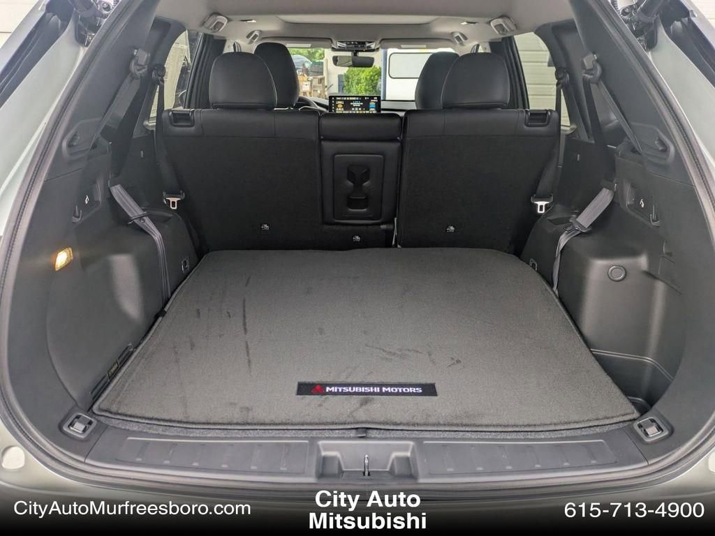 New 2025 Mitsubishi Outlander SE image 25