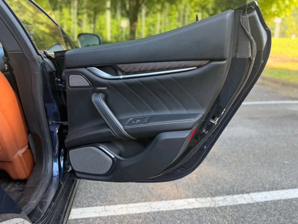 Used 2019 Maserati Ghibli S GranLusso RWD image 17
