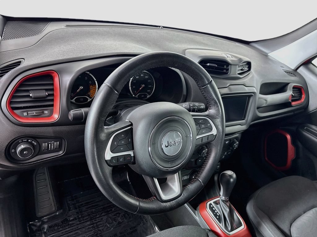 Used 2018 Jeep Renegade Trailhawk AWD/4WD image 9