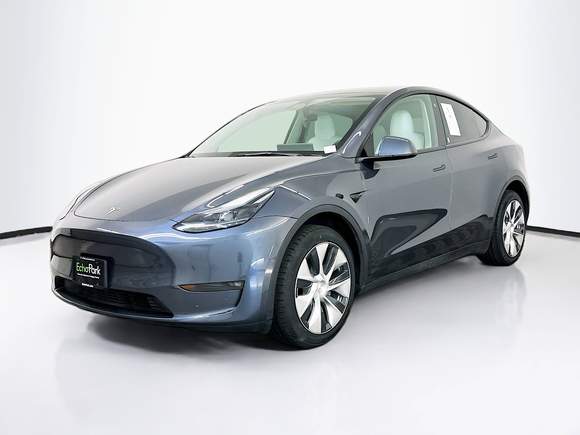 Used 2022 Tesla Model Y Long Range image 3