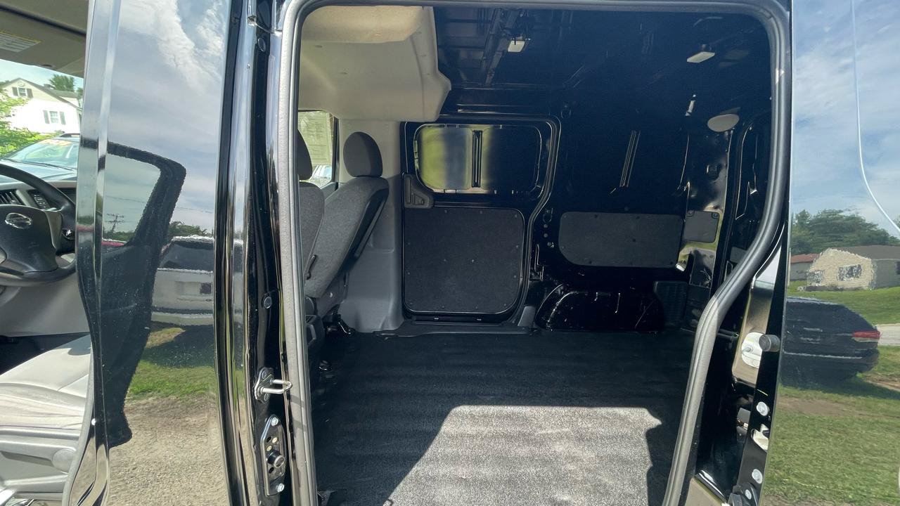 Used 2020 Nissan NV200 S FWD image 19