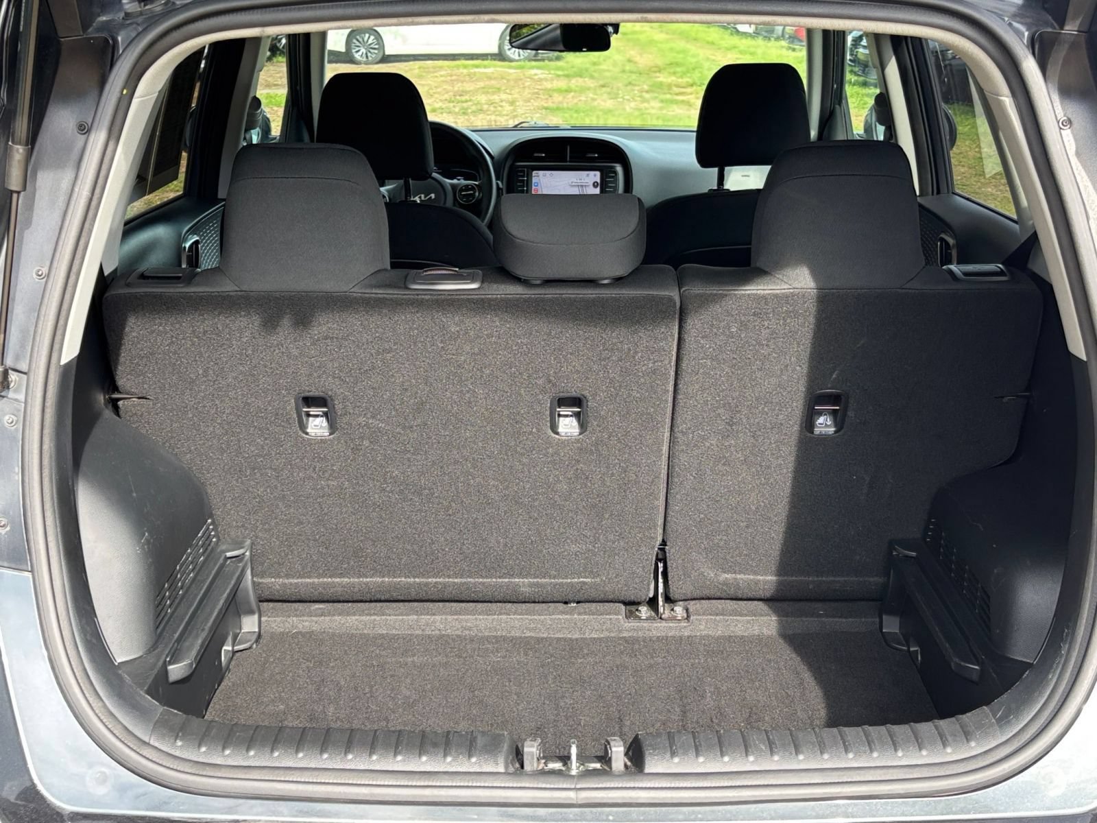 Used 2025 Kia Soul LX w/ LX Technology Package FWD image 28