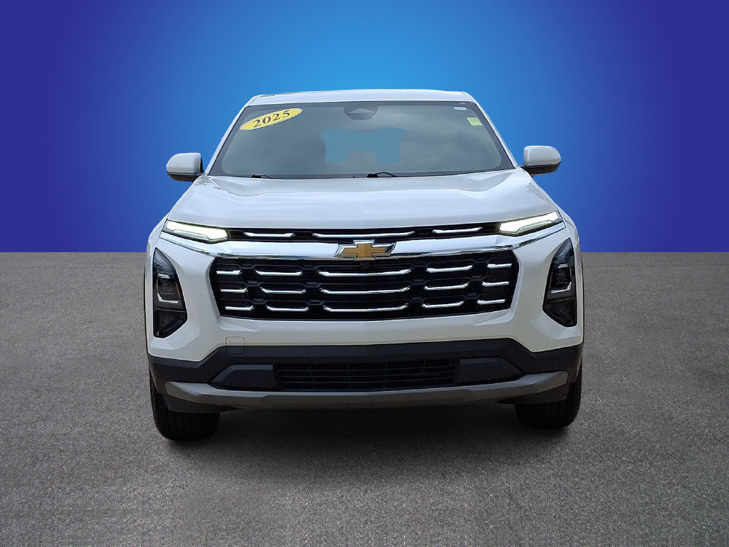 Used 2025 Chevrolet Equinox LT AWD/4WD image 2