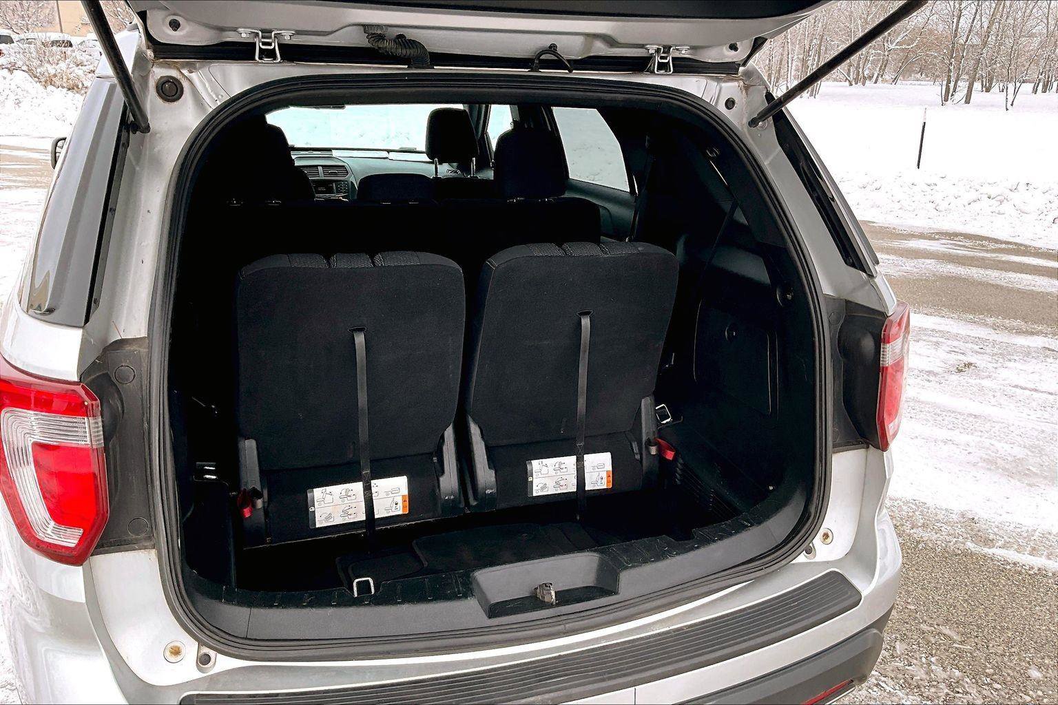 Used 2019 Ford Explorer XLT image 19