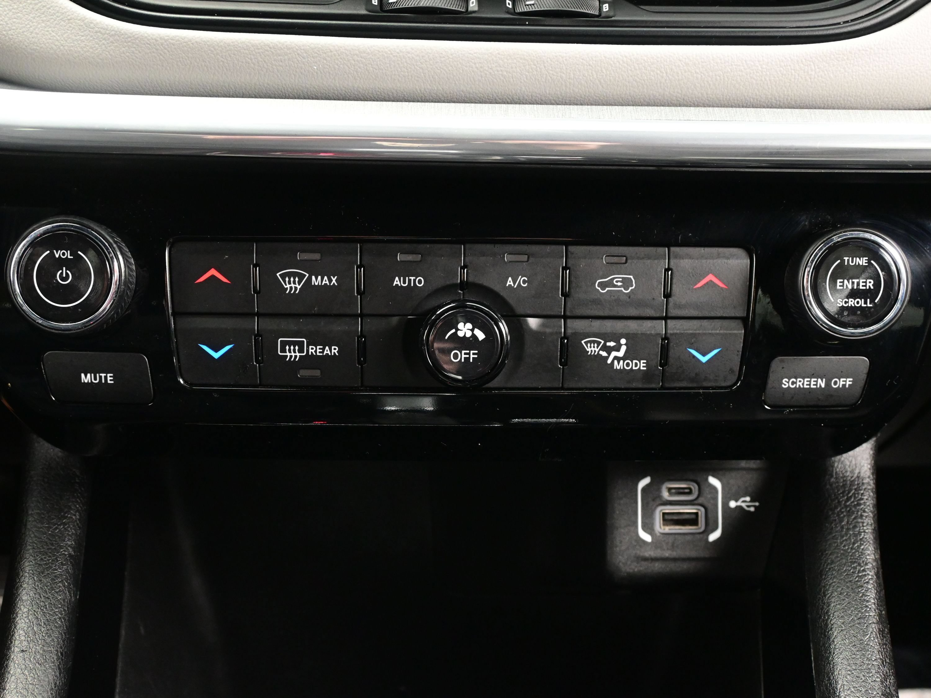 Used 2023 Jeep Compass Limited w/ Sun and Sound Group AWD/4WD image 24