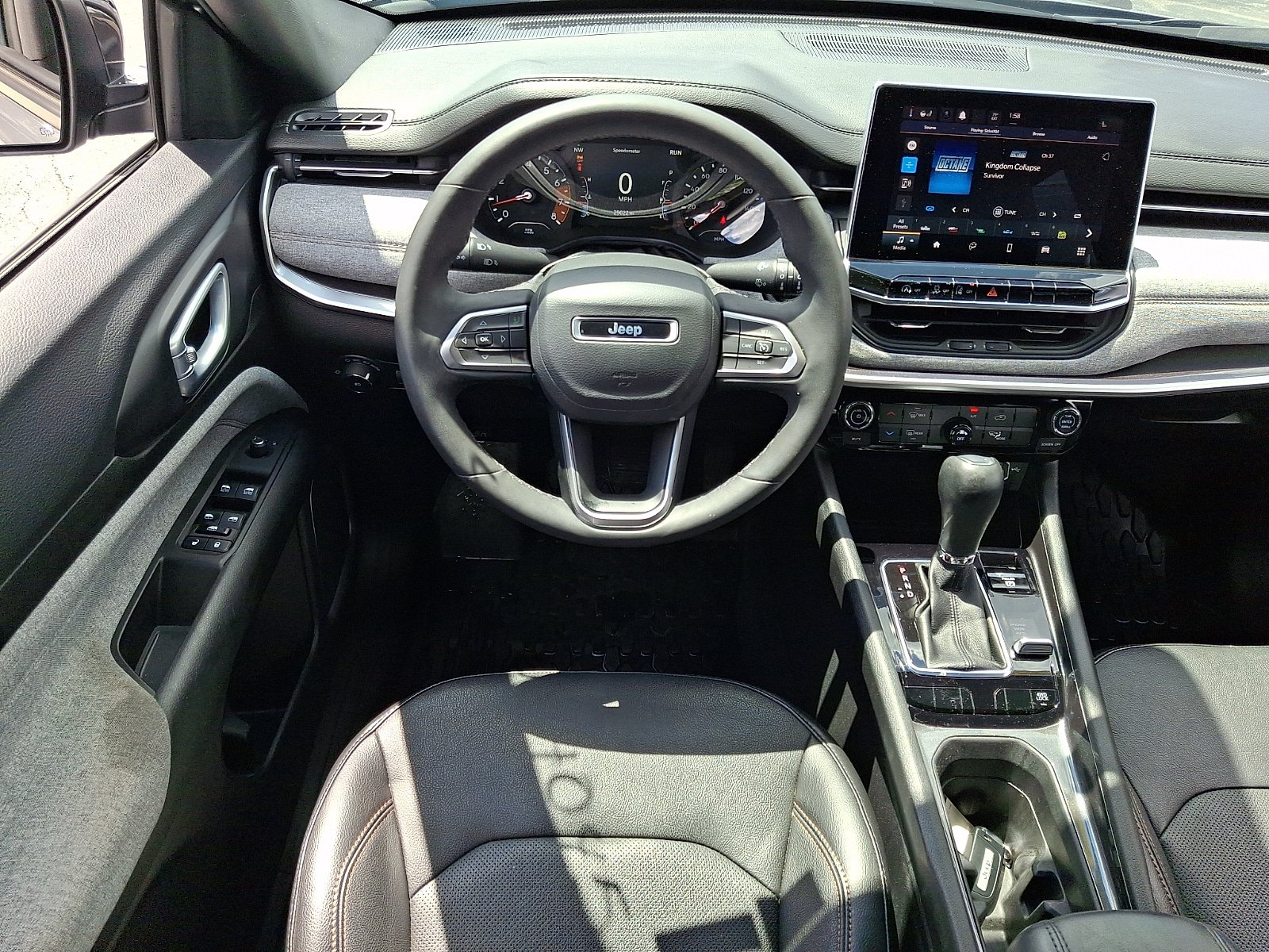 Used 2023 Jeep Compass Latitude AWD/4WD image 11