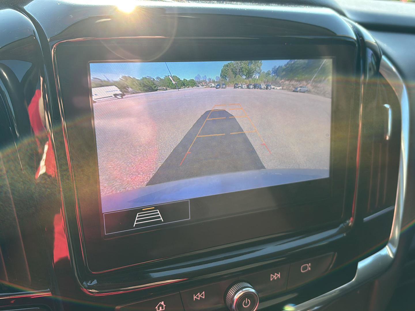 Used 2020 Chevrolet Traverse LT image 12