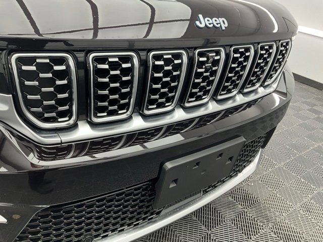 Used 2022 Jeep Grand Cherokee Summit w/ Luxury Tech Group V image 28