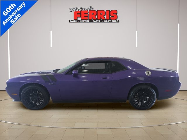 Used 2010 Dodge Challenger R/T RWD image 2