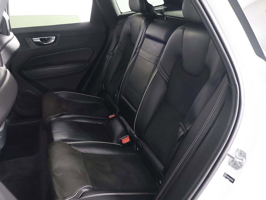 Used 2018 Volvo XC60 T6 R-Design w/ Vision Package image 35