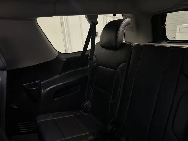 Used 2017 Chevrolet Suburban LT w/ LT Signature Package AWD/4WD image 16