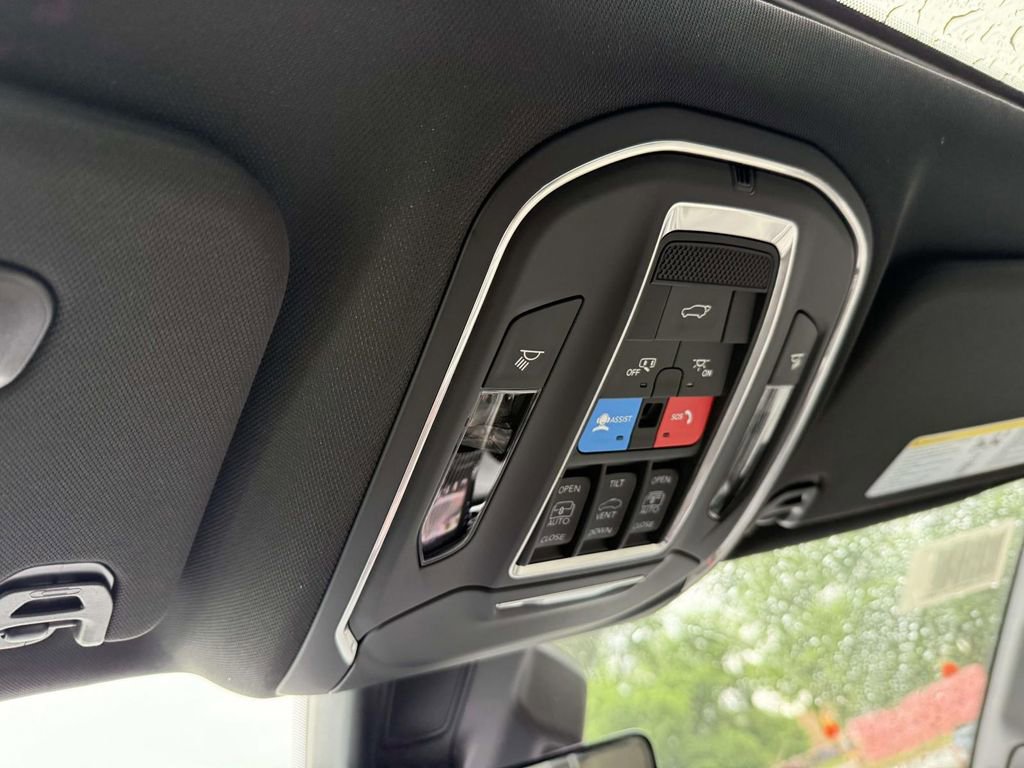New 2026 Jeep Grand Wagoneer L Limited AWD/4WD image 29