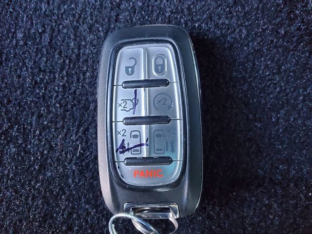 Certified 2024 Chrysler Pacifica Touring-L FWD image 34
