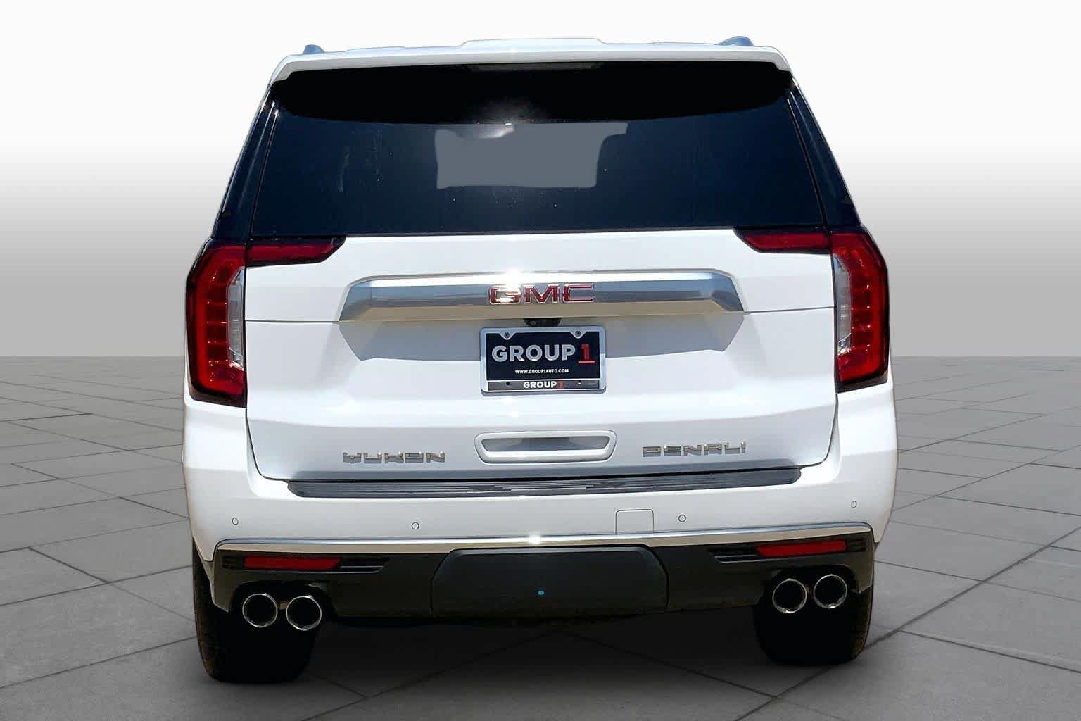 Used 2023 GMC Yukon Denali w/ Advanced Technology Package AWD/4WD image 5