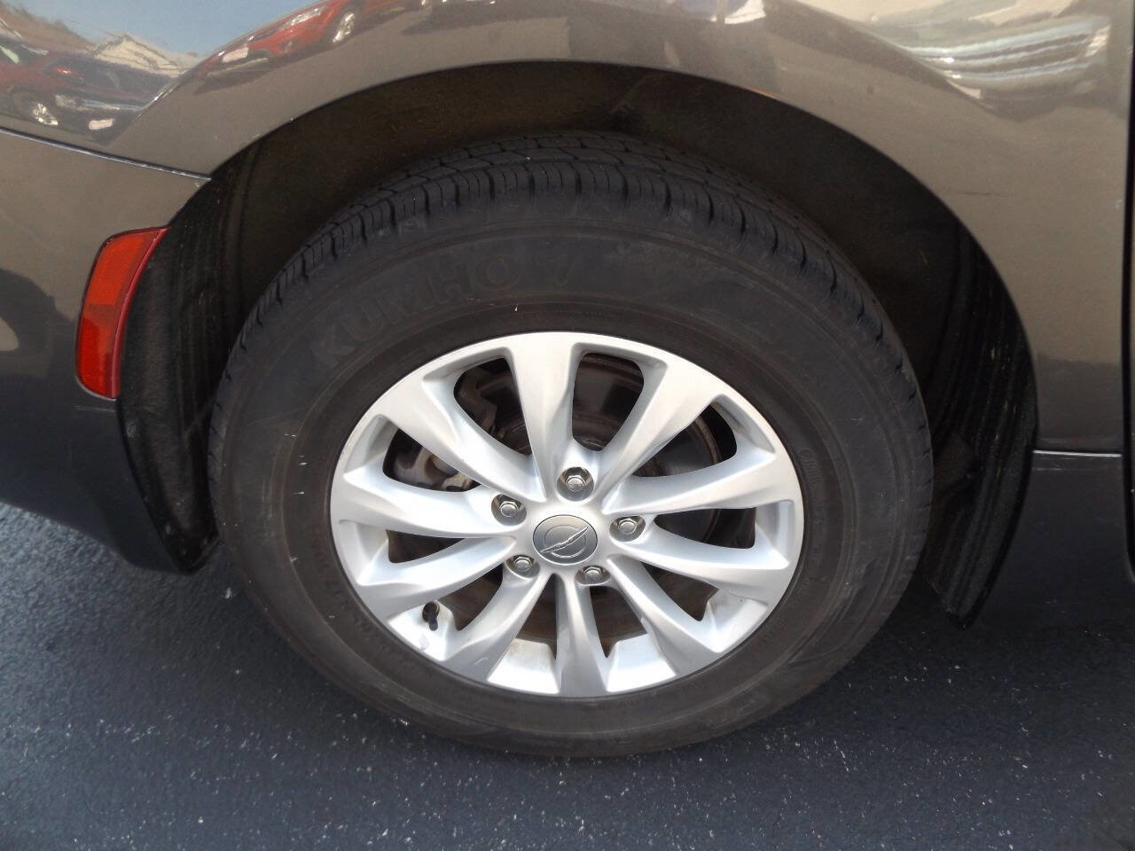 Used 2017 Chrysler Pacifica Touring-L image 28