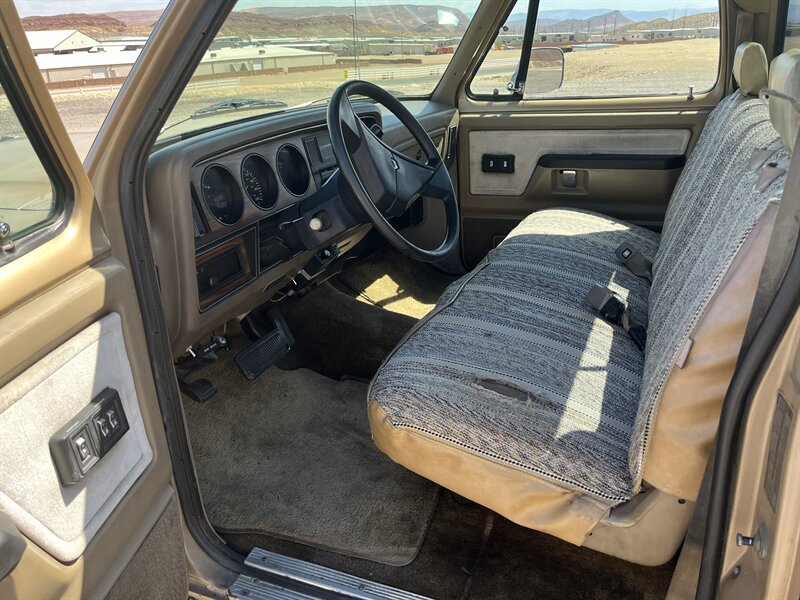 Used 1990 Dodge D/W Truck 250 RWD image 9