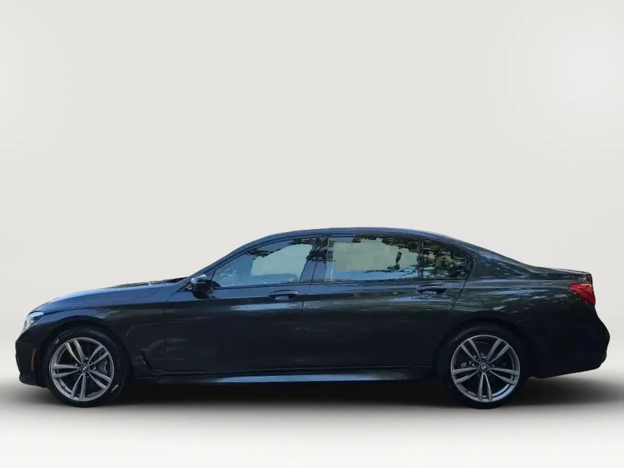 Used 2018 BMW 750i xDrive AWD/4WD image 5