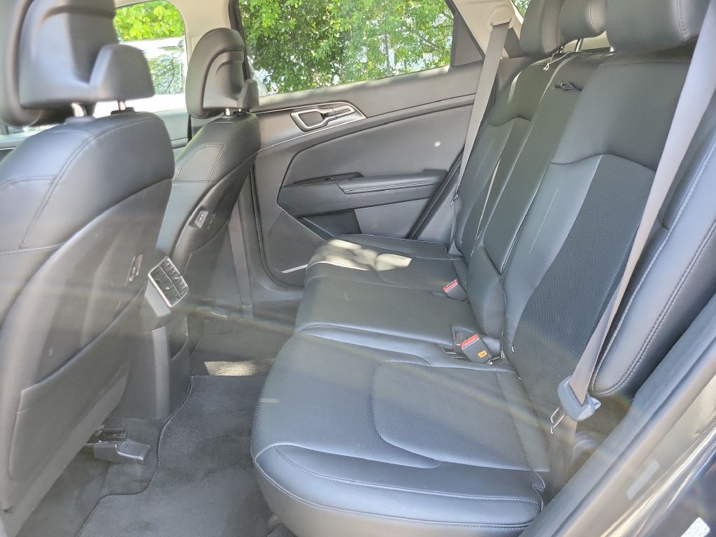 Certified 2023 Kia Sportage EX FWD image 11
