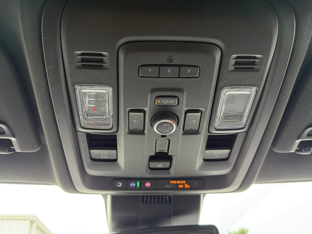 Used 2023 Chevrolet Tahoe RST w/ Luxury Package AWD/4WD image 19