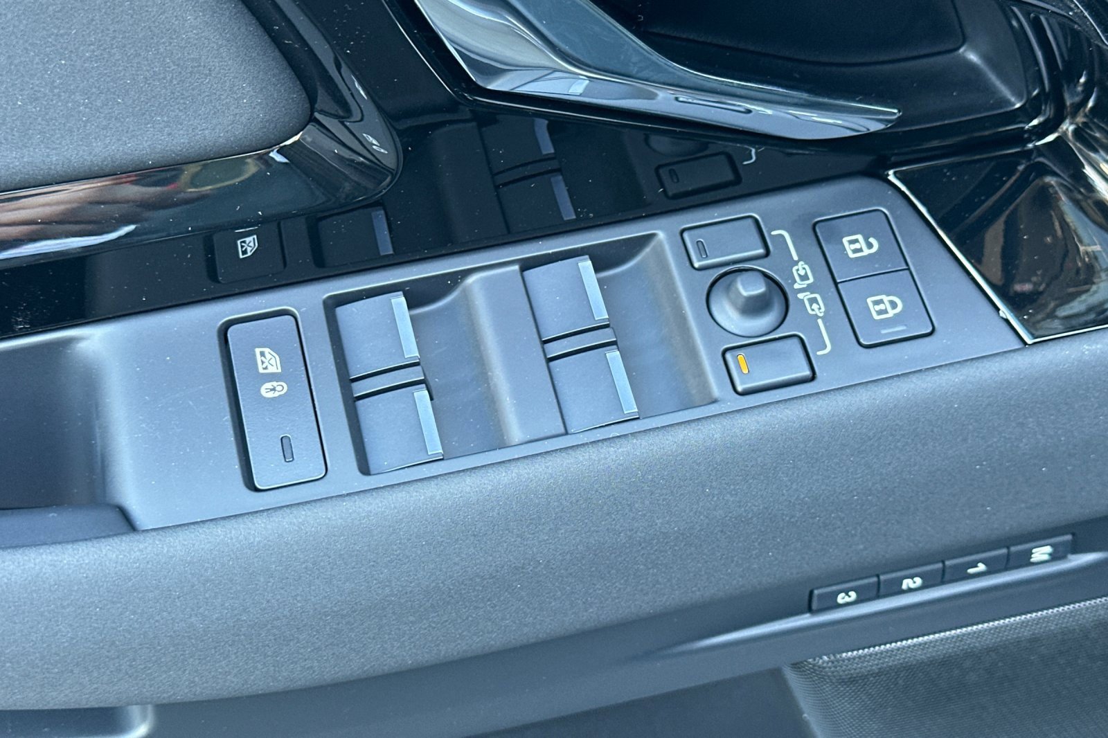 New 2026 Land Rover Range Rover Evoque S image 11