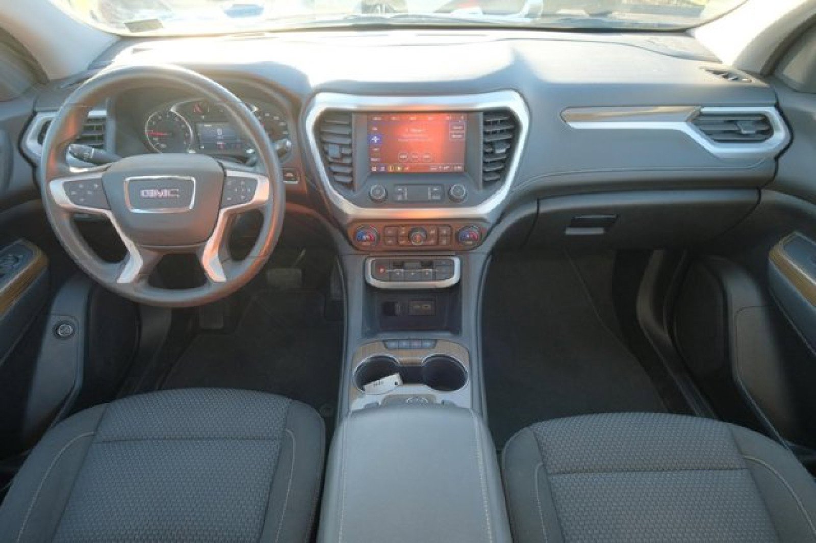 Used 2022 GMC Acadia SLE w/ Driver Convenience Package image 21