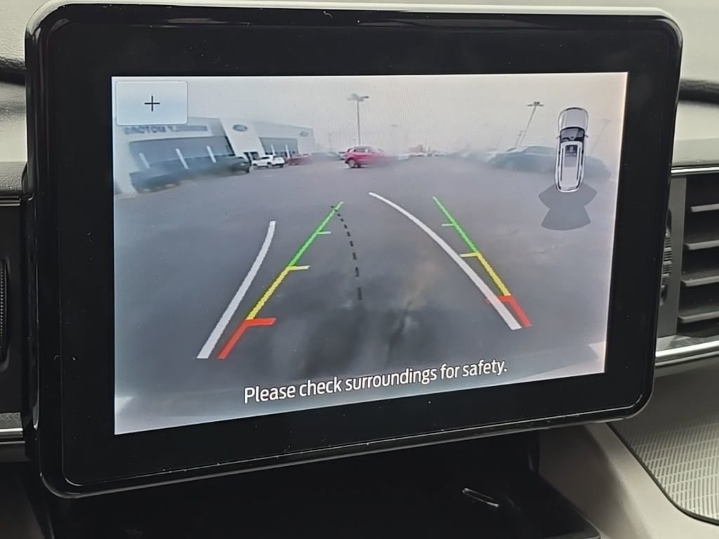 Used 2023 Ford Explorer XLT w/ Equipment Group 202A image 4