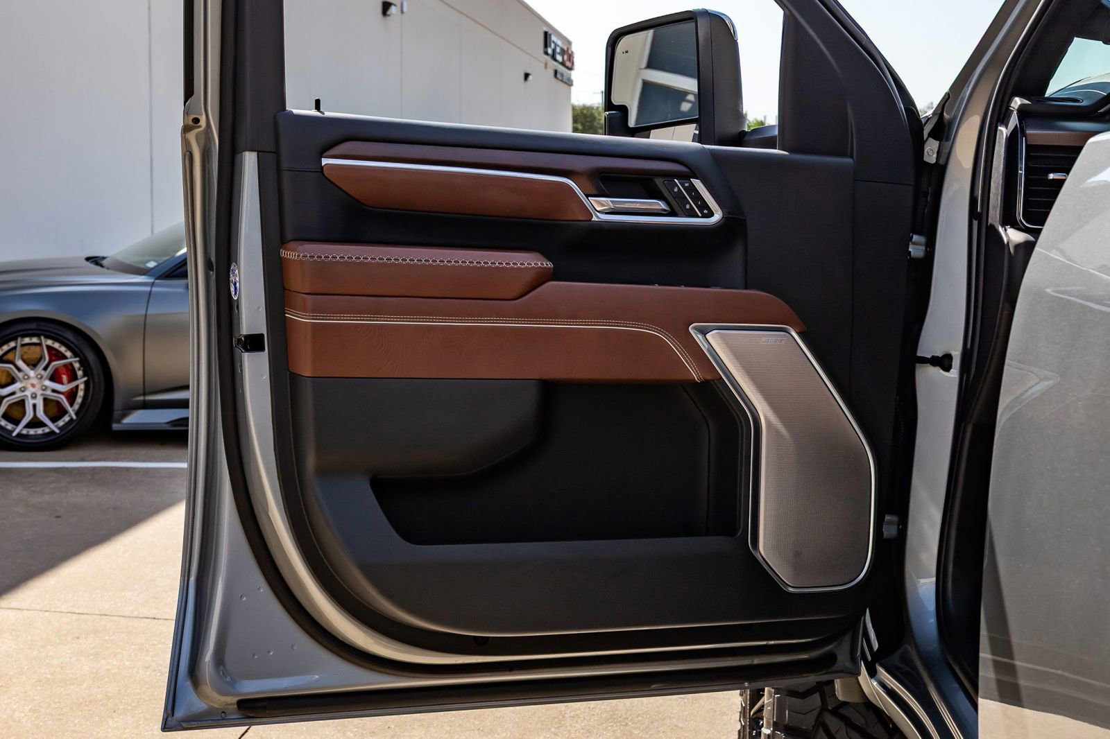 Used 2024 GMC Sierra 3500 Denali Ultimate AWD/4WD image 37