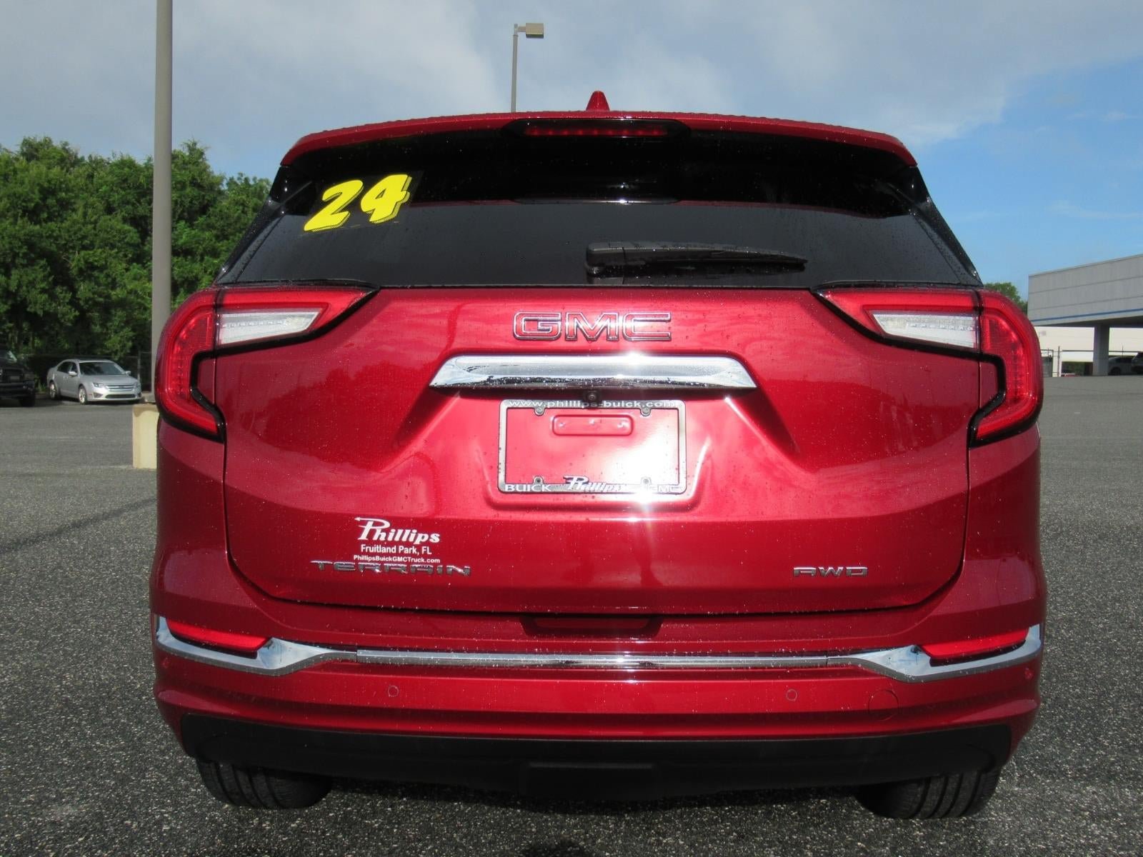 Used 2024 GMC Terrain Denali w/ Denali Premium Package AWD/4WD image 6