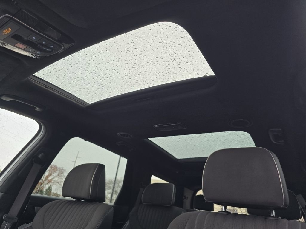 Used 2024 Hyundai Palisade Calligraphy image 3