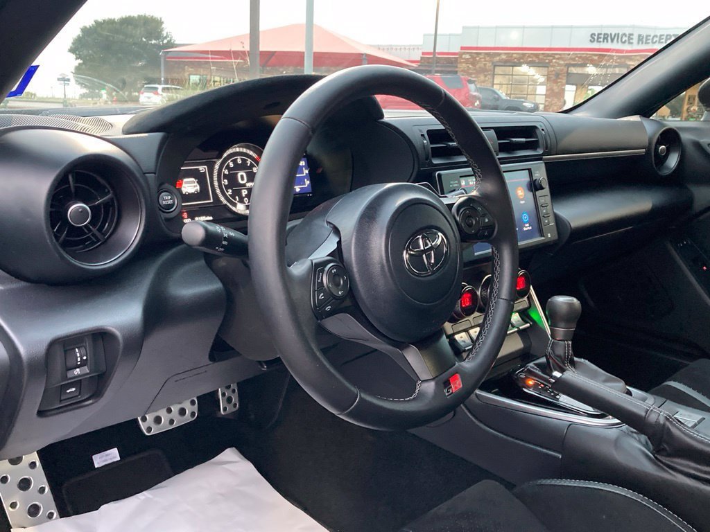 Certified 2025 Toyota GR86 Premium RWD image 9