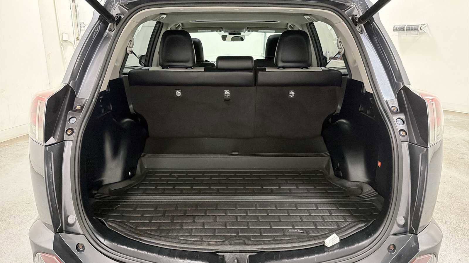 Used 2016 Toyota RAV4 Limited w/ Advanced Technology Package AWD/4WD image 27