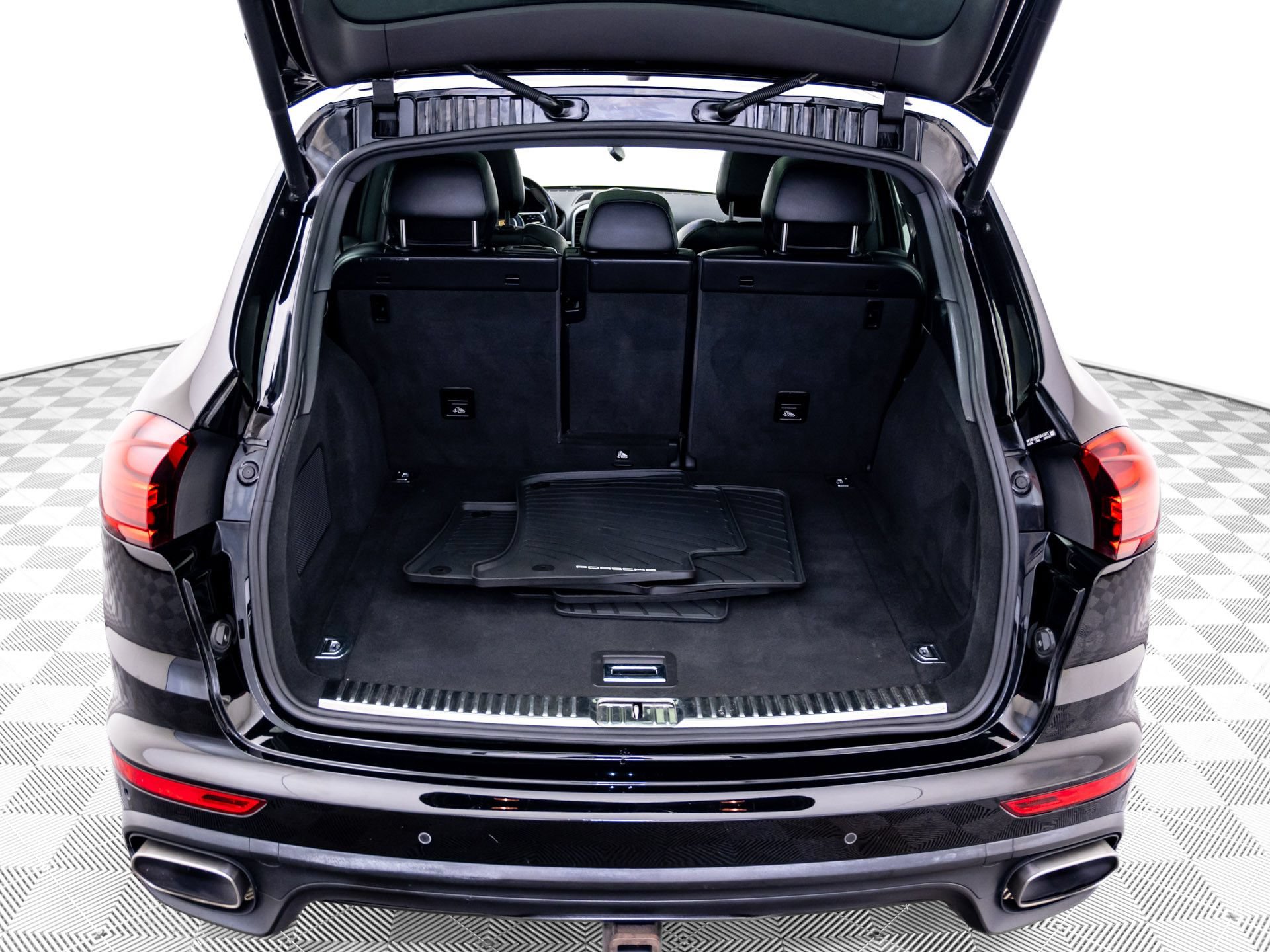 Used 2015 Porsche Cayenne Diesel AWD/4WD image 28