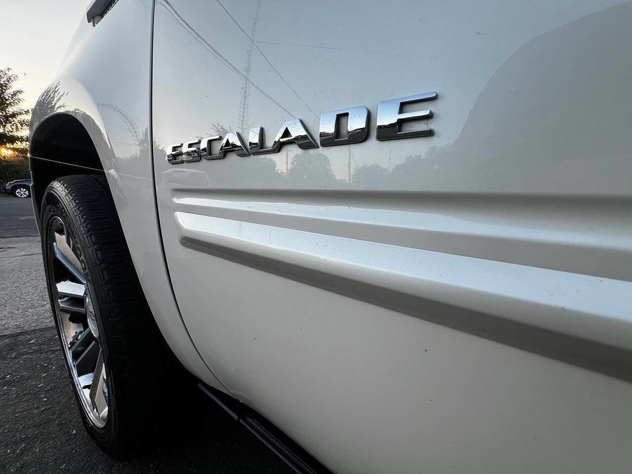 Used 2014 Cadillac Escalade Premium image 34