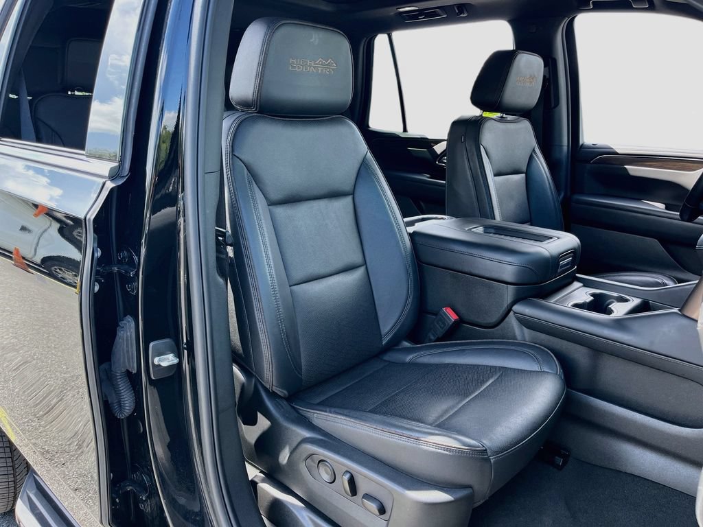 Used 2024 Chevrolet Tahoe High Country AWD/4WD image 30