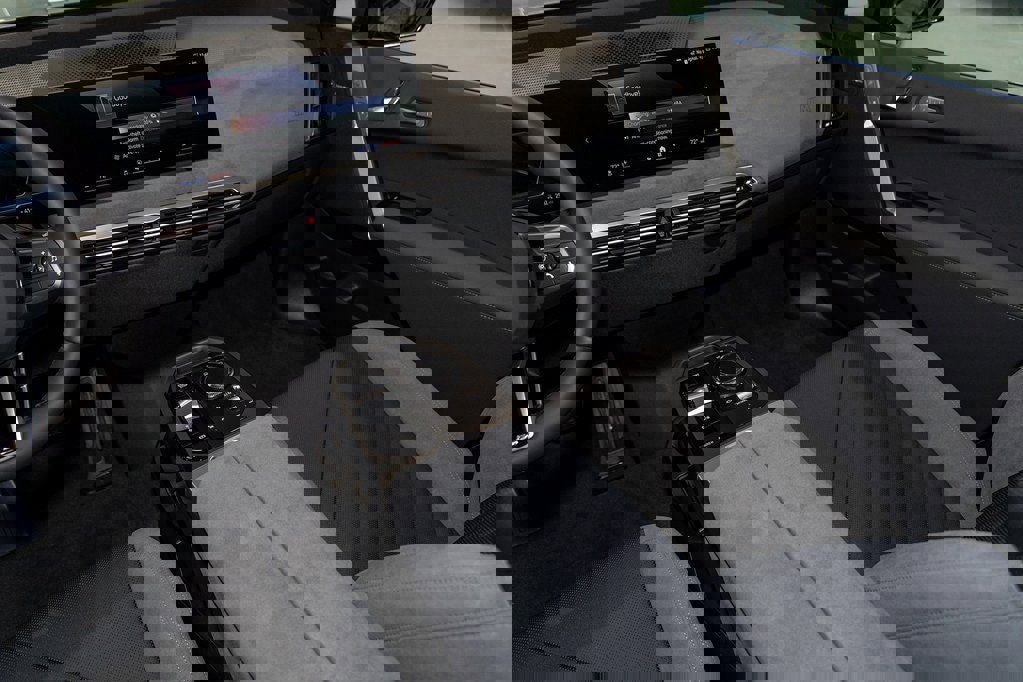 Used 2026 BMW iX xDrive60 w/ M Sport Package image 37