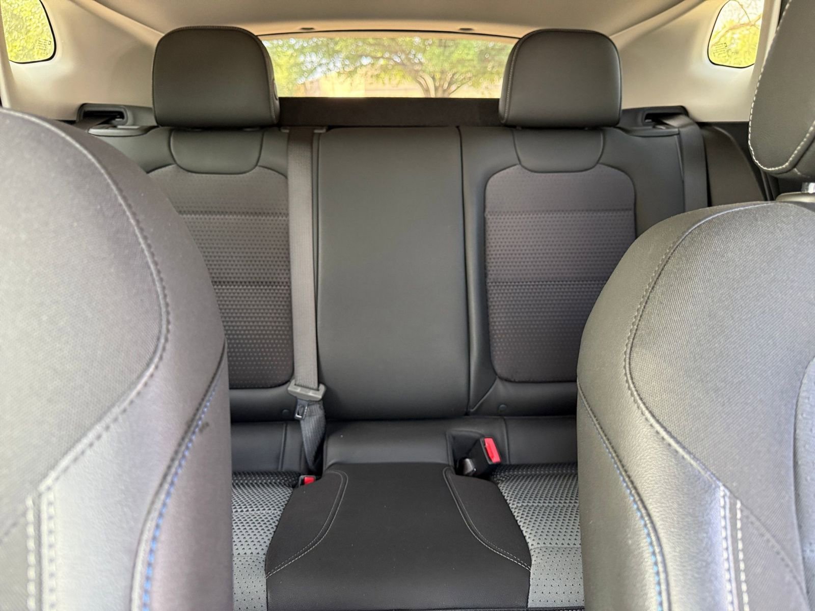Used 2025 Chevrolet Trax LT FWD image 39