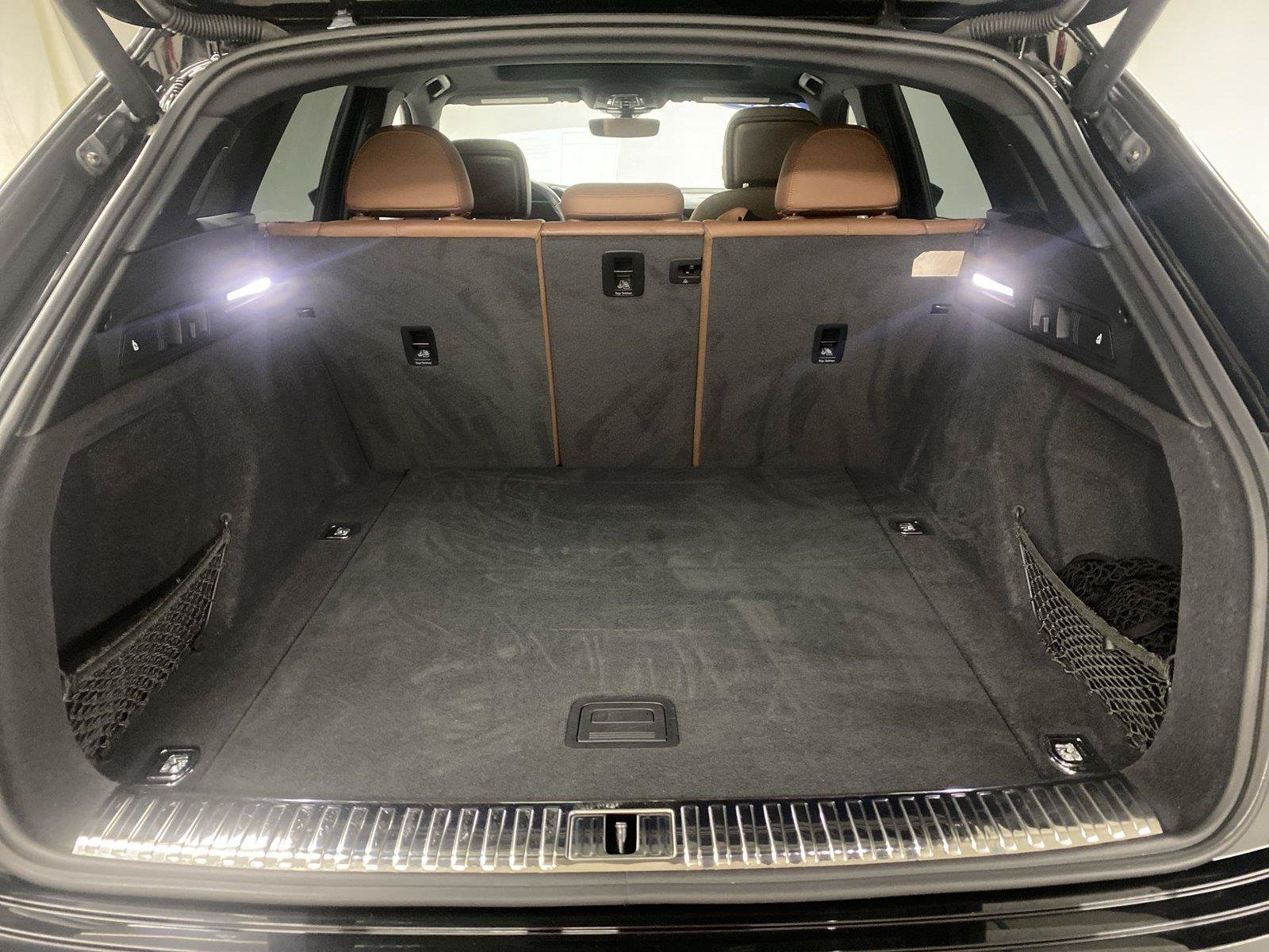 Used 2019 Audi e-tron Prestige w/ Prestige Package AWD/4WD image 25