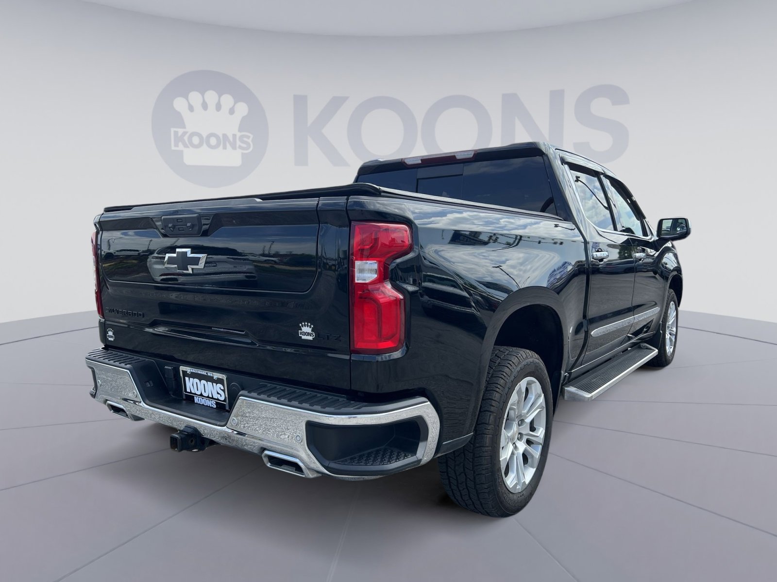 Used 2023 Chevrolet Silverado 1500 LTZ AWD/4WD image 16
