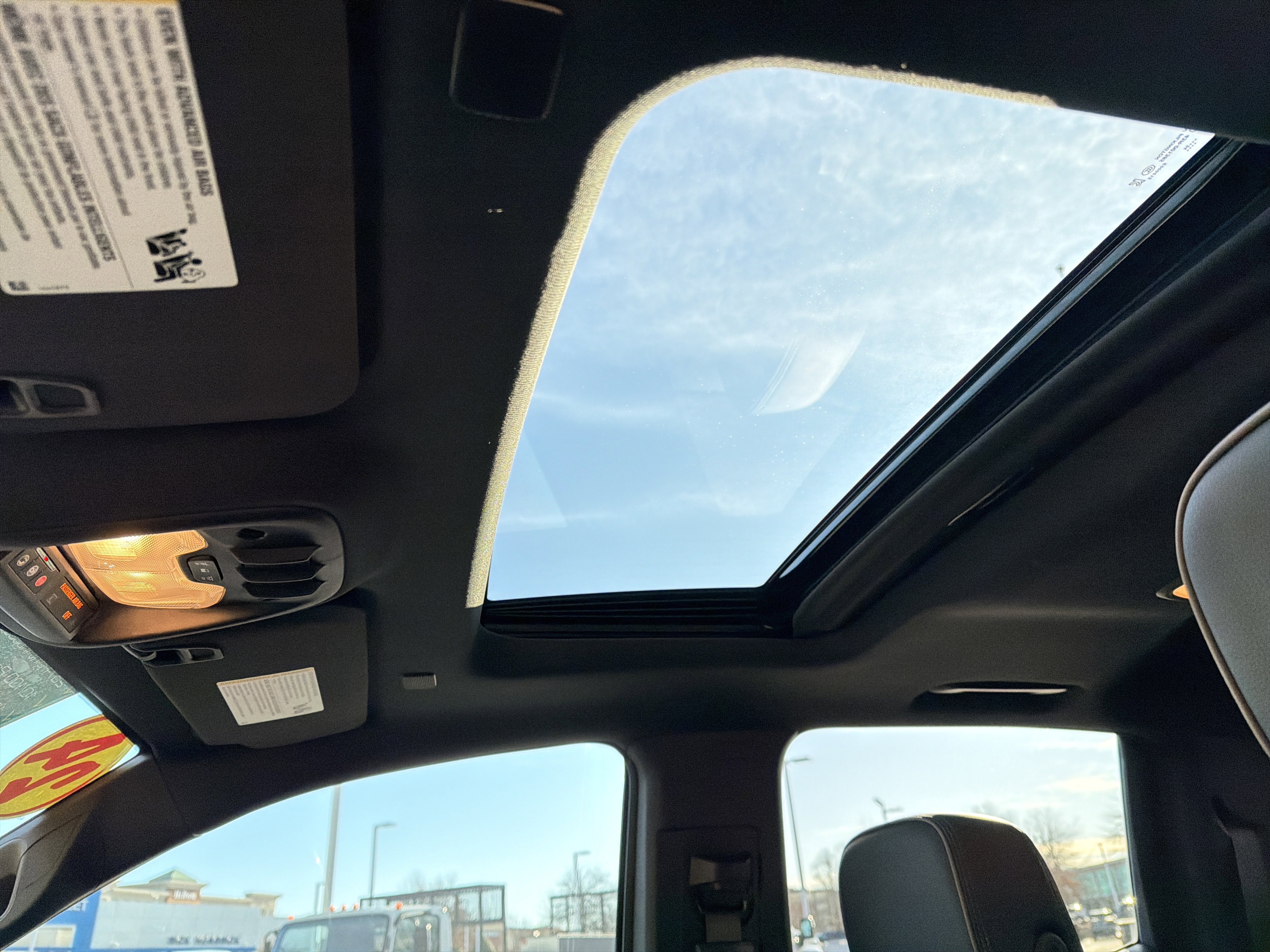 Used 2024 GMC Canyon Denali AWD/4WD image 28