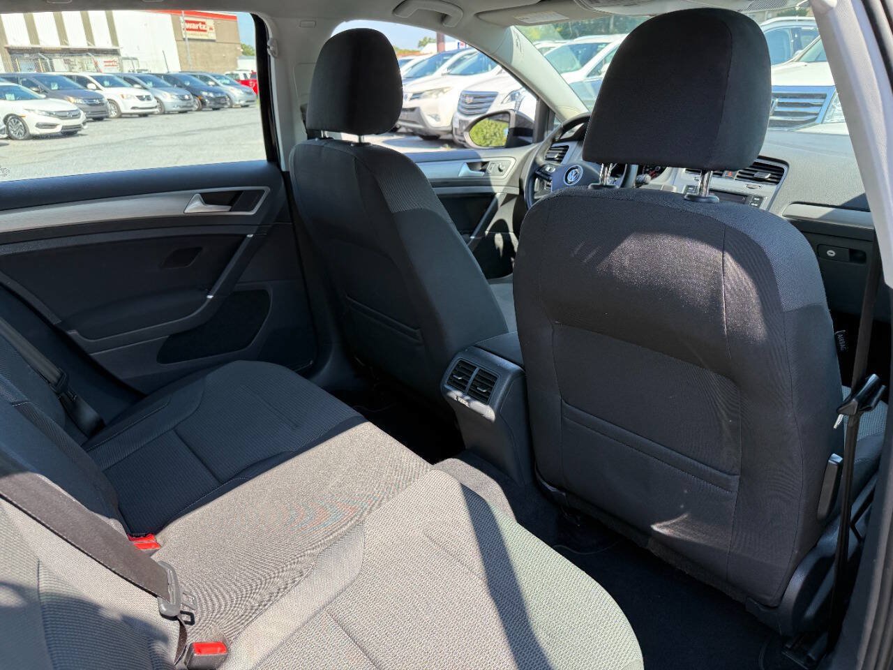 Used 2016 Volkswagen Golf S FWD image 26
