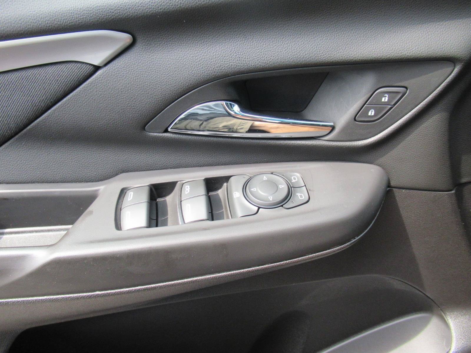 Used 2023 Chevrolet Bolt LT FWD image 20