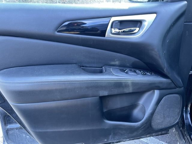 Used 2018 Nissan Pathfinder S image 22